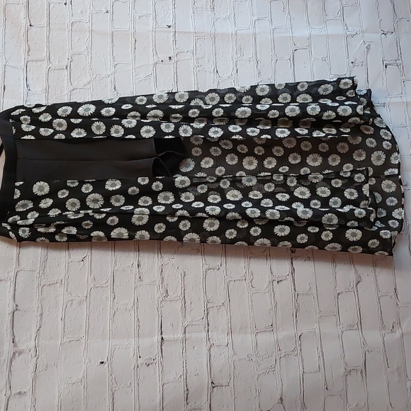 Hot Topic Pushing up the Daisies Split Front Sheer Maxi Skirt NWT 3X - Picture 3 of 8